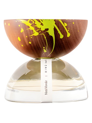 Xinú VetiVerde fragrance bottle