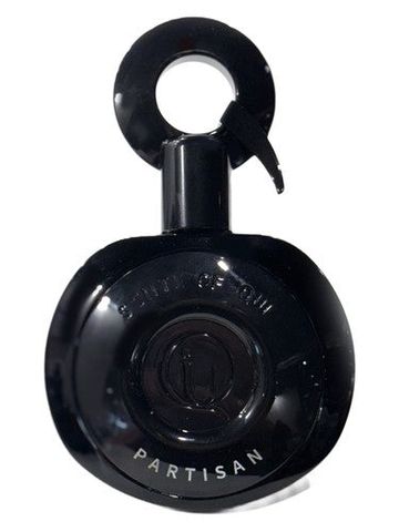 Scent of Qui Partisan fragrance bottle