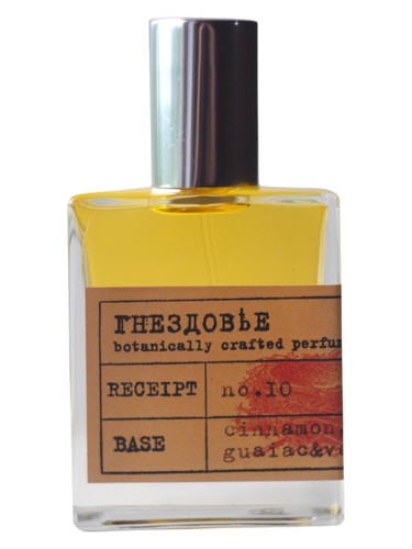 Gnezdovje Parfumerie No.10 Rathausplatz fragrance bottle