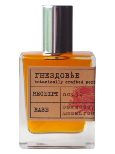 Gnezdovje Parfumerie No.32 Parus Major fragrance bottle