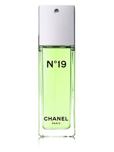 Chanel Chanel N°19 fragrance bottle