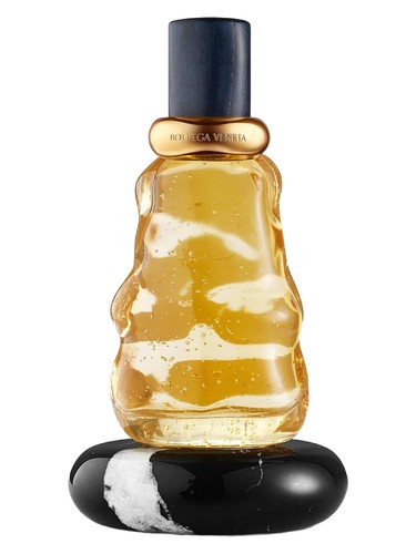 Bottega Veneta Hinoki fragrance bottle