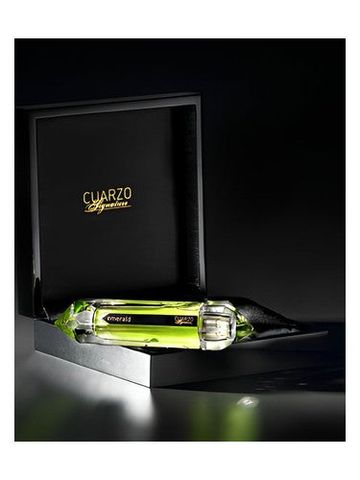 Cuarzo Signature Emerald fragrance bottle