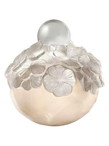 Mikimoto Fortune Leaves Crystal Edition fragrance bottle