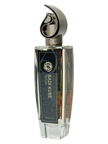Etirshah Badi Kube fragrance bottle