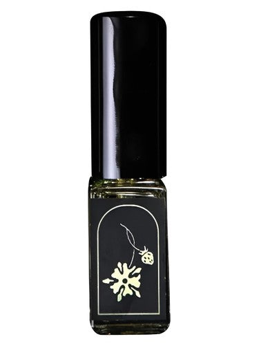 Lvnea Strawberry Flower fragrance bottle