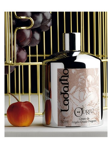 O Driu Ladamo fragrance bottle