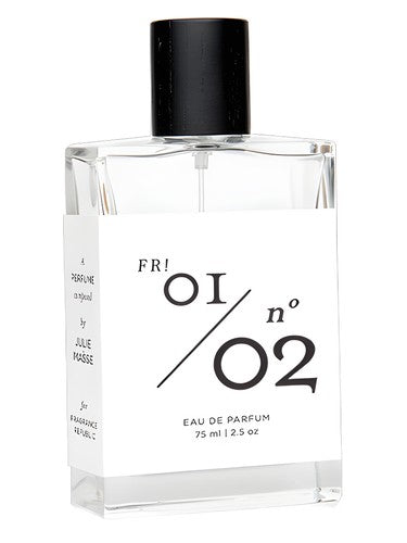 Fragrance Republic 01 02 Vapeur de Tubereuse fragrance bottle