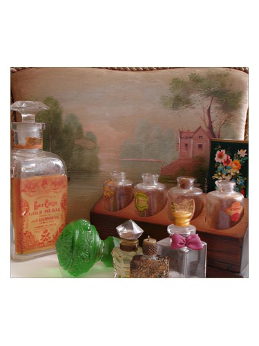 Arkadia Sabores y Aromas de Autor Faena Hotel Universe fragrance bottle
