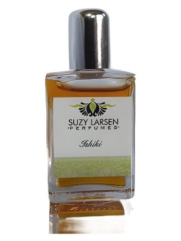 Suzy Larsen Perfumes Ishiki fragrance bottle