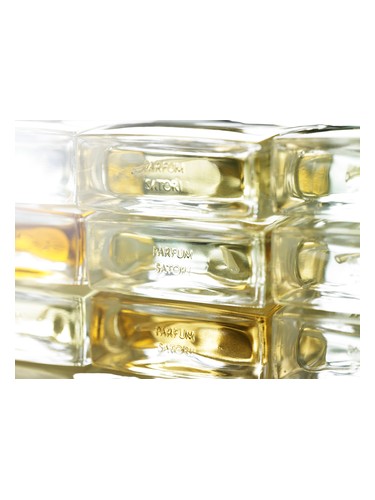 Parfum Satori Murasaki no Ue (Lady Murasaki) fragrance bottle