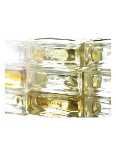Parfum Satori Suiren (Lotus) fragrance bottle