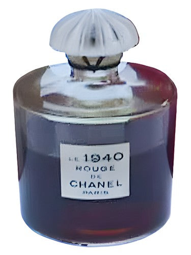 Chanel Le 1940 Rouge de Chanel fragrance bottle