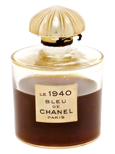 Chanel Le 1940 Bleu de Chanel fragrance bottle