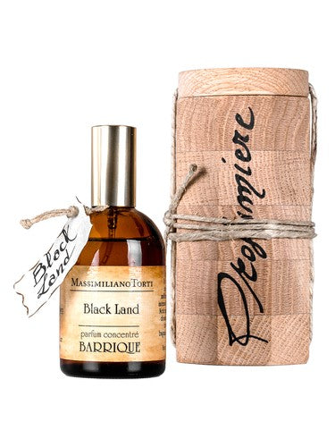 Il Profumiere Black Land fragrance bottle