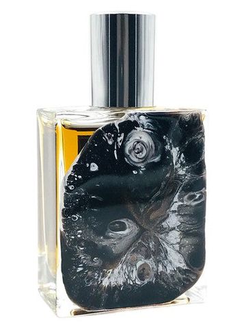 Nimere Parfums Nomads fragrance bottle