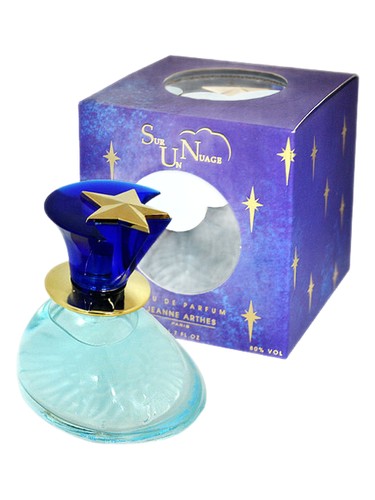 Jeanne Arthes Sur Un Nuage fragrance bottle