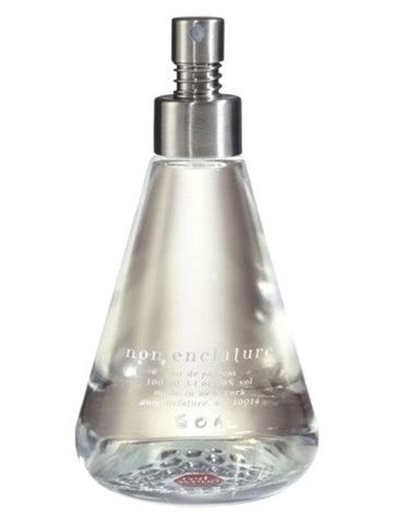 Nomenclature red-wood fragrance bottle