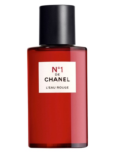 Chanel N°1 de Chanel L'Eau Rouge fragrance bottle