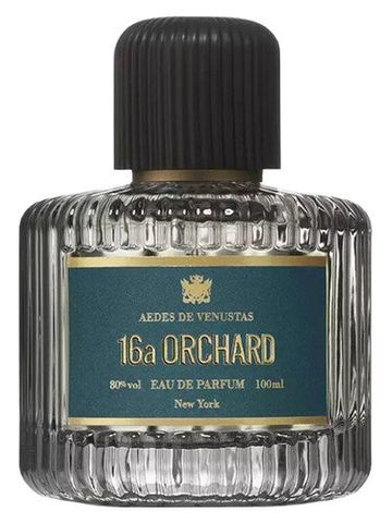 Aedes de Venustas 16a Orchard fragrance bottle