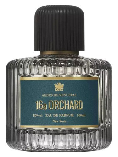 Aedes de Venustas 16a Orchard fragrance bottle