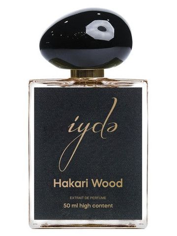 İydə Hakari Wood fragrance bottle