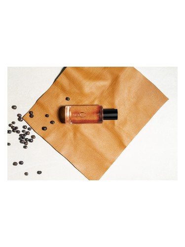 LEGENDÄR JUNIPER LEATHER fragrance bottle
