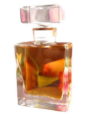 Roxana Illuminated Perfume Rosa fragrance bottle