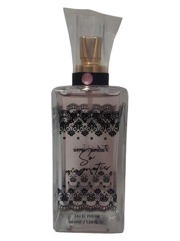 Valeria García So Magnetic fragrance bottle