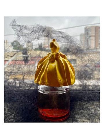 Tuberosa Louca Avant Garde fragrance bottle