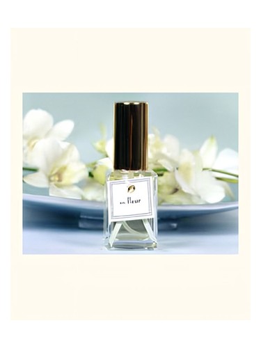 DSH Perfumes En Fleur fragrance bottle