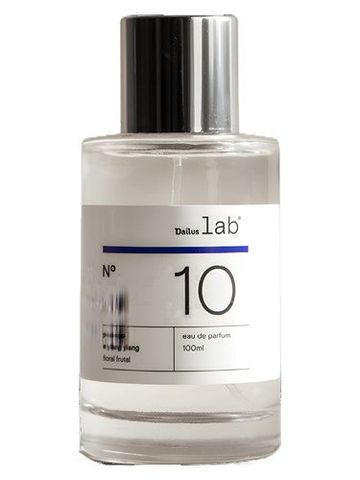 Dailus Lab Nº 10 fragrance bottle