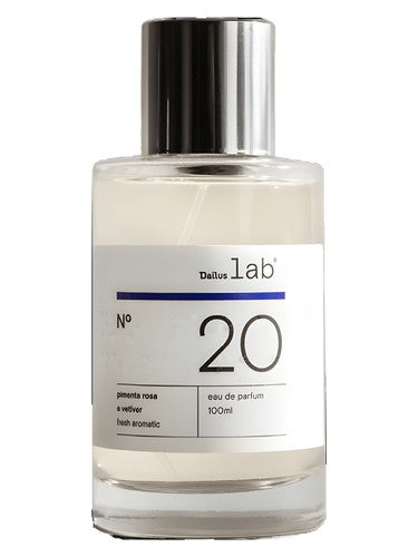 Dailus Lab Nº 20 fragrance bottle