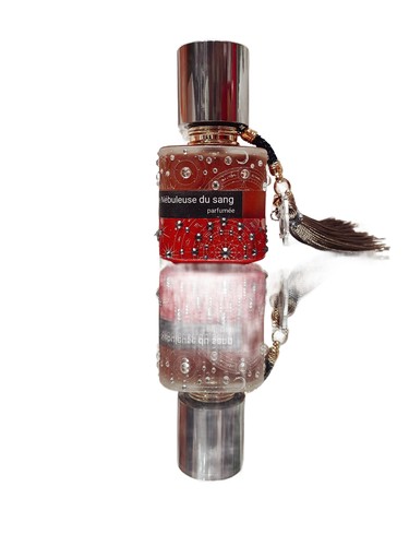 Chouette Vierge Parfumee Nébuleuse du sang fragrance bottle