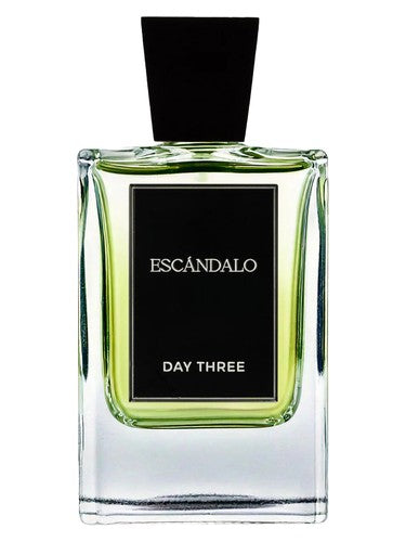 Day Three Escándalo fragrance bottle