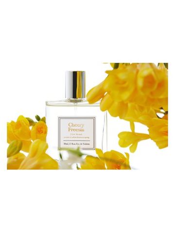 Ahro Cheery Freesia fragrance bottle