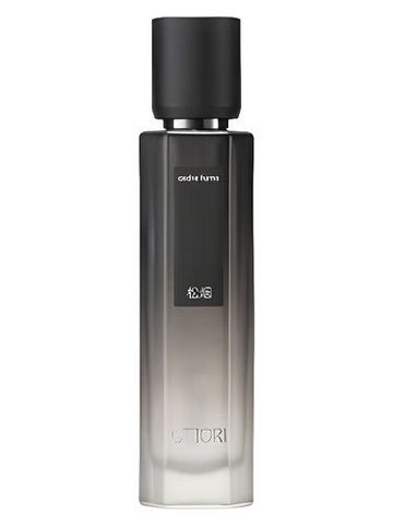 Uttori 五朵里 Cedre Fume 松烟 fragrance bottle