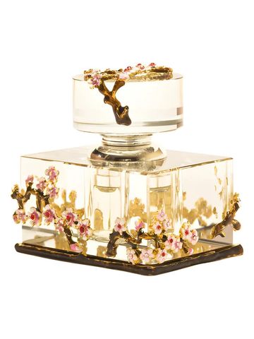 Arabesque Geisha fragrance bottle