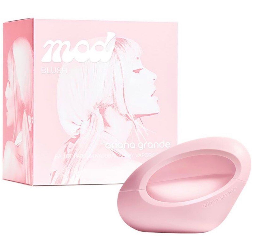 Ariana Grande Mod Blush EDP fragrance bottle