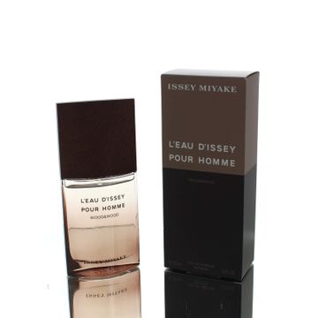Leau Dissey Wood & Wood Intense EDP fragrance bottle