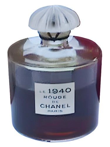 Chanel Le 1940 Rouge de Chanel fragrance bottle