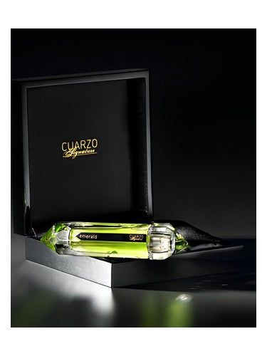 Cuarzo Signature Emerald fragrance bottle