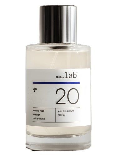 Dailus Lab Nº 20 fragrance bottle