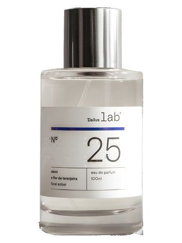 Dailus Lab Nº 25 fragrance bottle