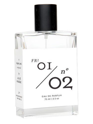 Fragrance Republic 01 02 Vapeur de Tubereuse fragrance bottle