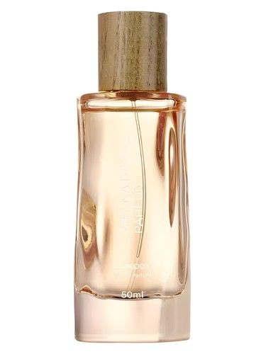 Lonkoom Parfum Vienna Dance fragrance bottle