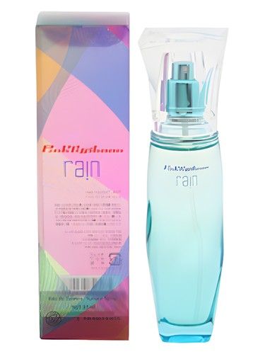 Luce Fragrance Pink Typhoon Rain fragrance bottle