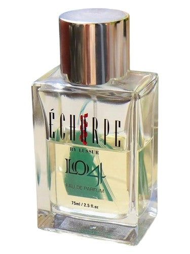 Lussur L04 fragrance bottle