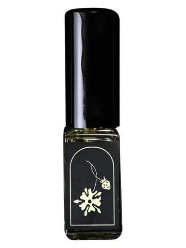 Lvnea Strawberry Flower fragrance bottle