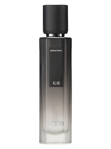 Uttori 五朵里 Cedre Fume 松烟 fragrance bottle